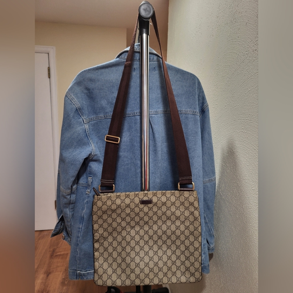Gucci Monogram Supreme Messenger Tote Bag
